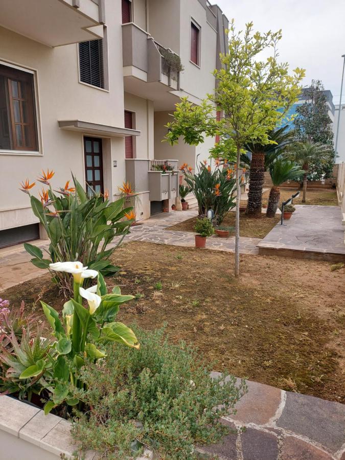 Le Strelizie Apartment Arnesano Bagian luar foto